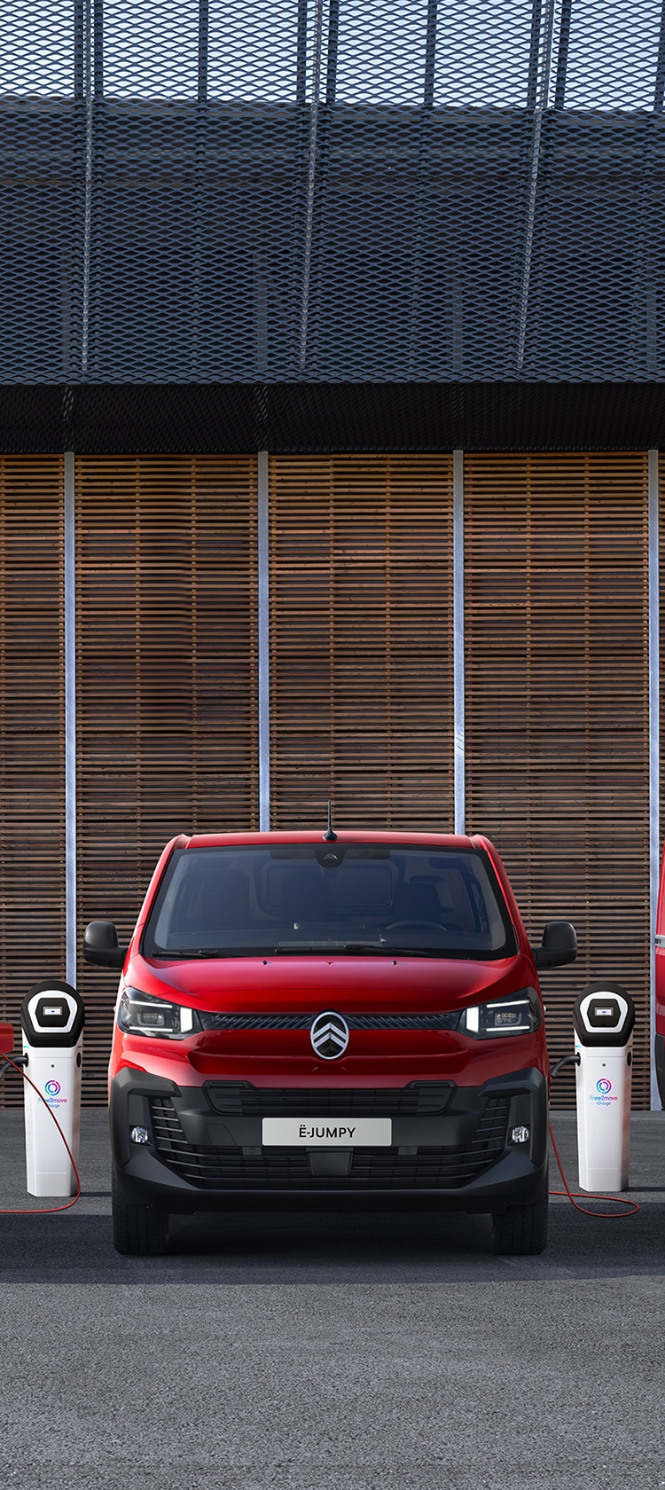 Black ë-SpaceTourer drive on the roads